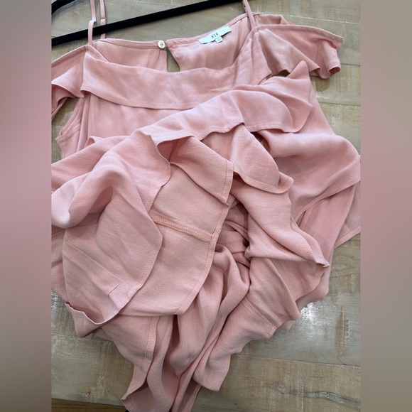 NSR spaghetti strap cold shoulder ruffle king midi dress maxi - Picture 6 of 10